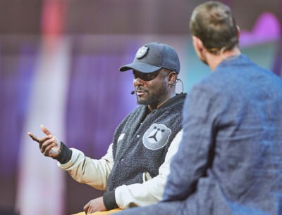 Der Sänger will.i.am spricht auf der Future Moves