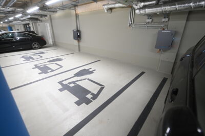 ausgewiesene Parkplätze für e-Autos