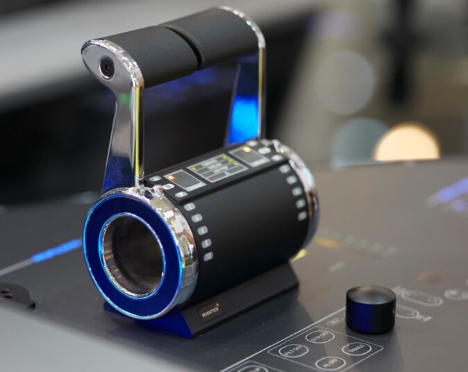 Nahaufnahme einer digitalen Mehrmotorsteuerung