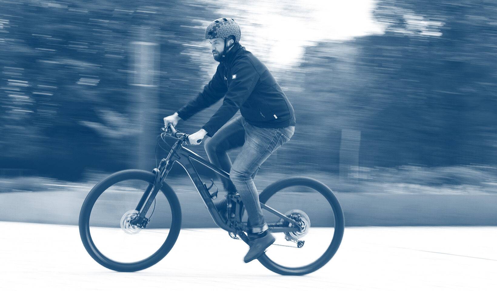 Mann auf dem Fahrrad