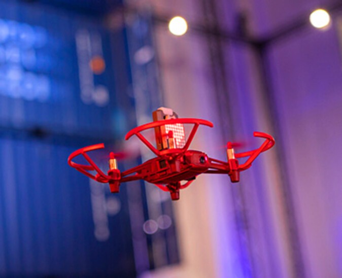 Eine Drohne im Flug