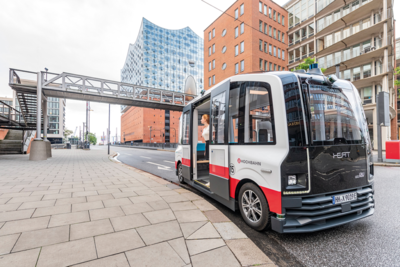 Bild des autonom fahrenden Busses “HEAT” in der Hafencity